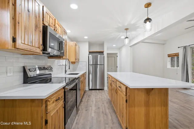 $278,000 | 43143 Riverview Drive, Unit 8, Kingston, ID 83839