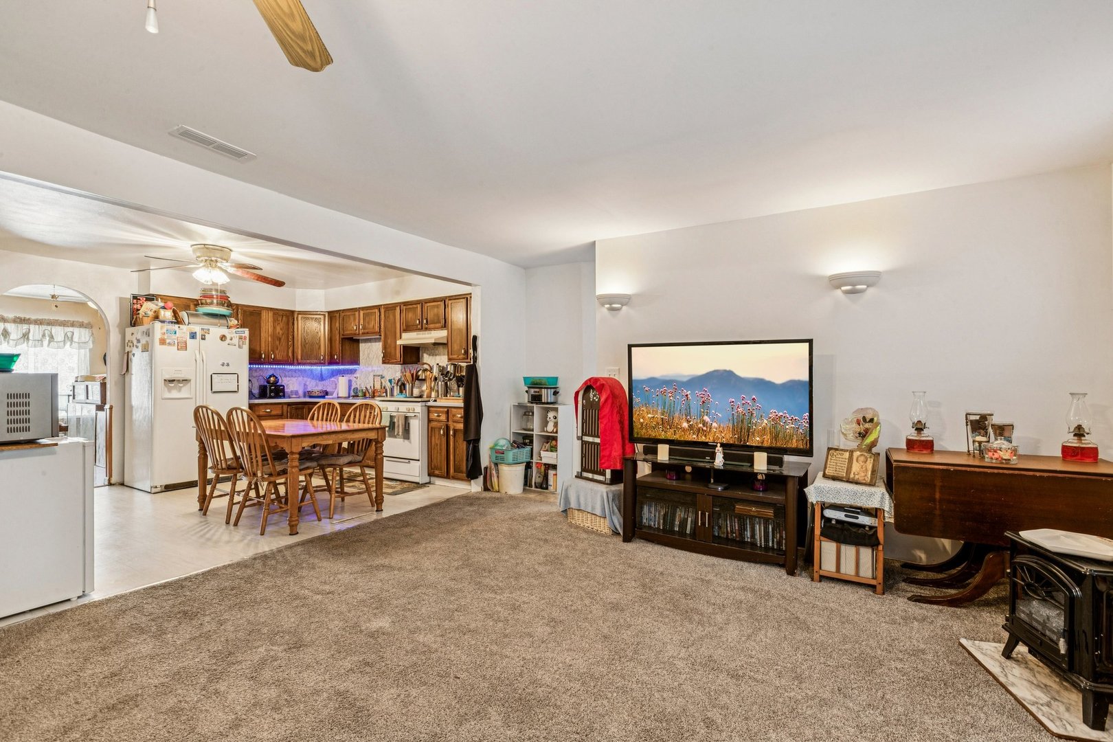 820 South Pine Street Streamwood, IL 60107 - Photo 8 of 23 a view of a room with furniture and air hockey table