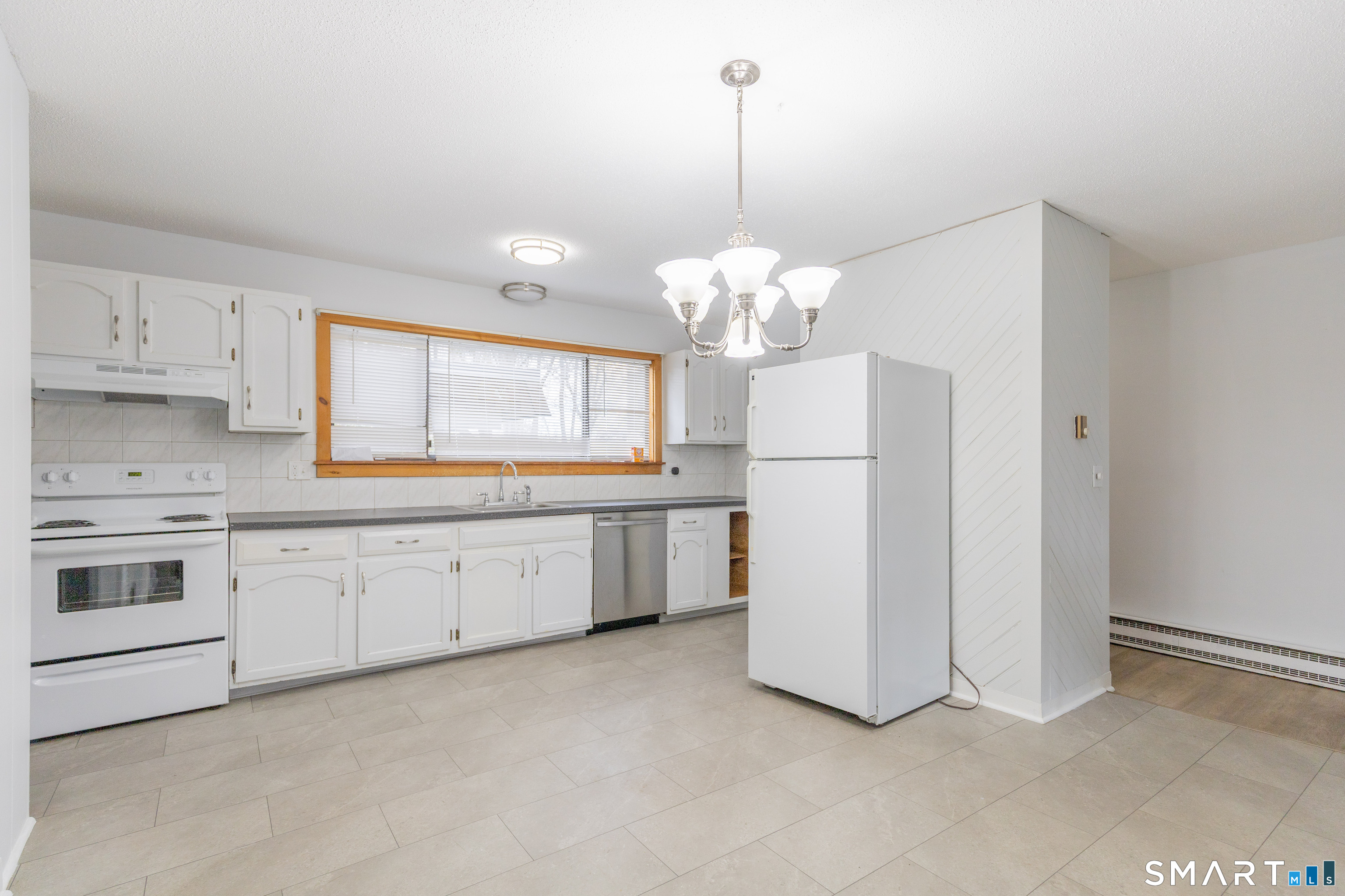 3 Pebblestone Circle, Unit 3 Suffield, CT 06078 - Photo 2 of 16