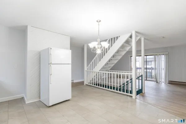 $269,000 | 3 Pebblestone Circle, Unit 3, Suffield, CT 06078