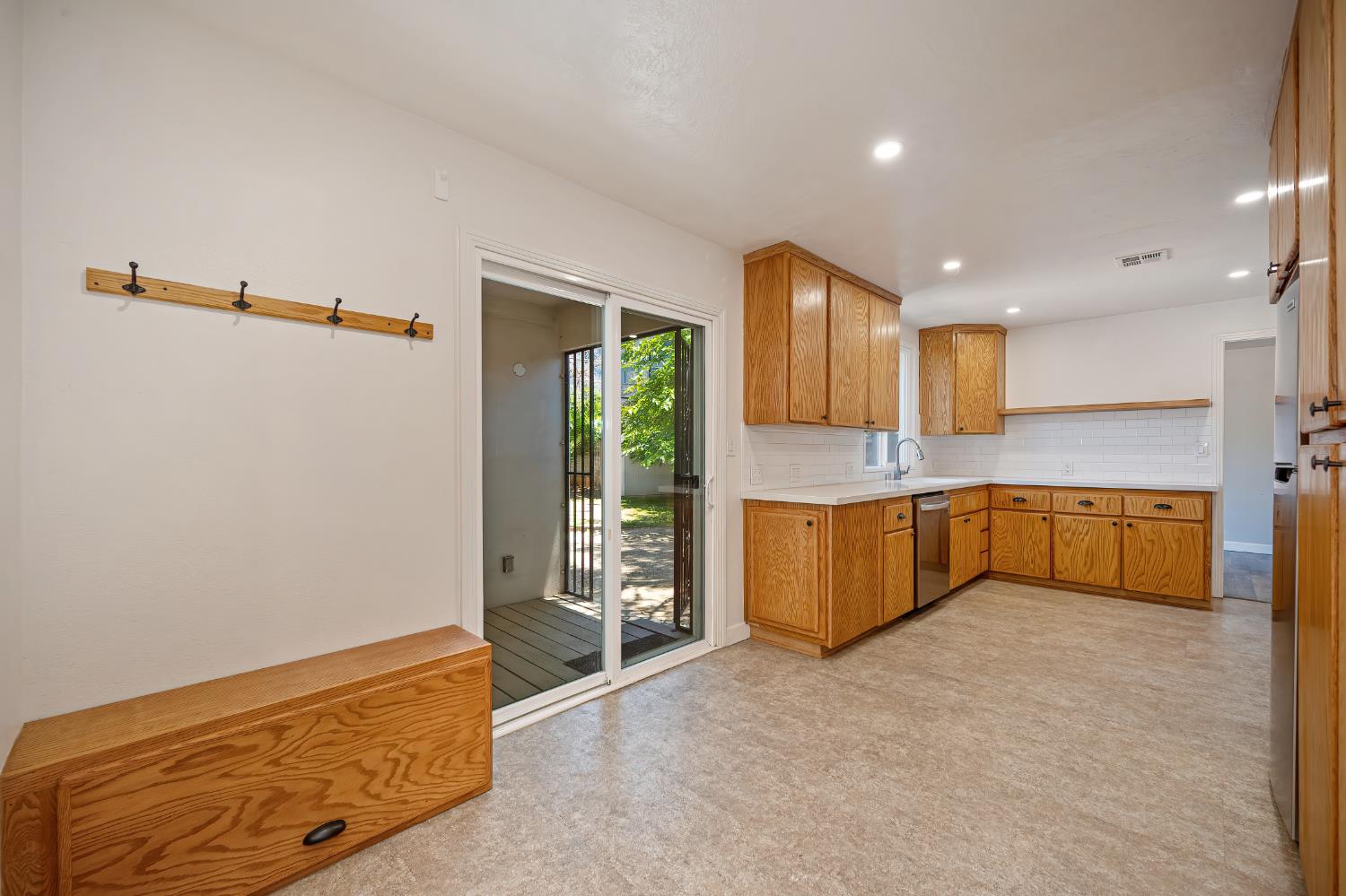 3256 Strevel Way Sacramento, CA 95821 - Photo 20 of 50