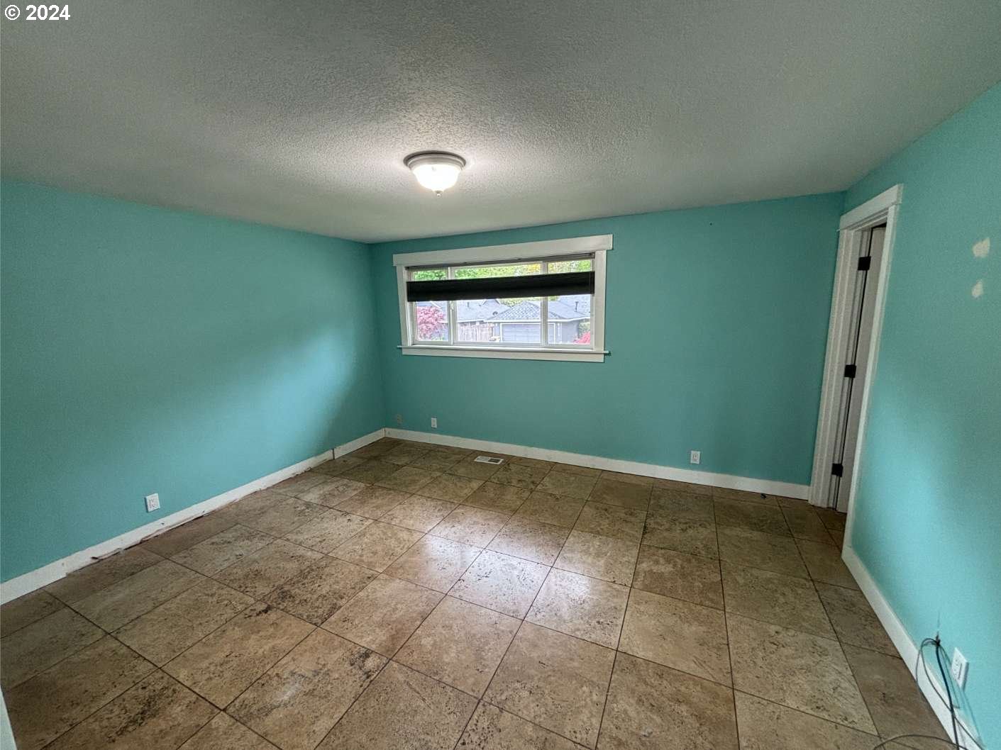 17590 Southwest Cheyenne Way Tualatin, OR 97062 - Photo 6 of 31 Gallery Image 6