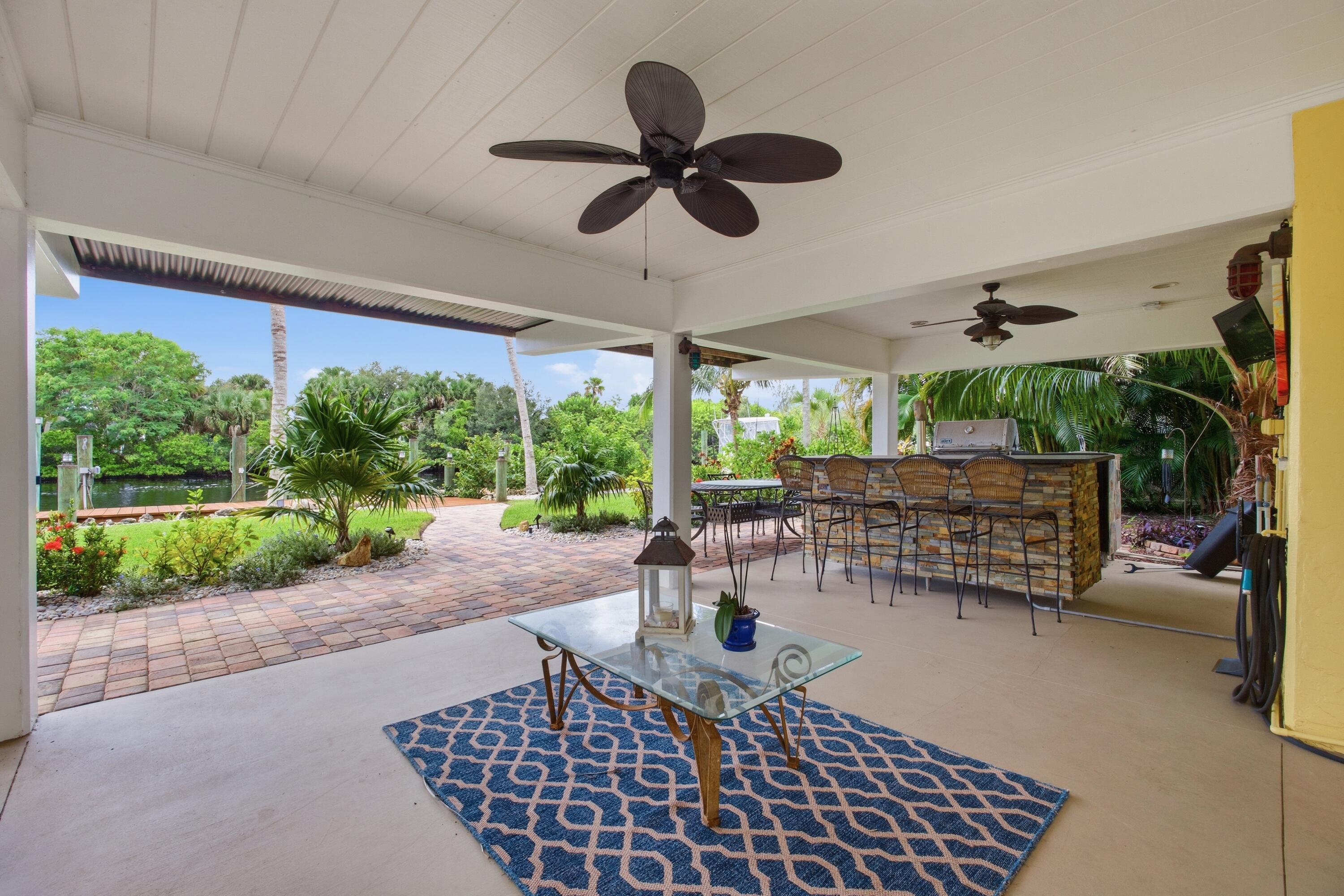 690 Southwest Salerno Road Stuart, FL 34997 - Photo 19 of 26 21_bar