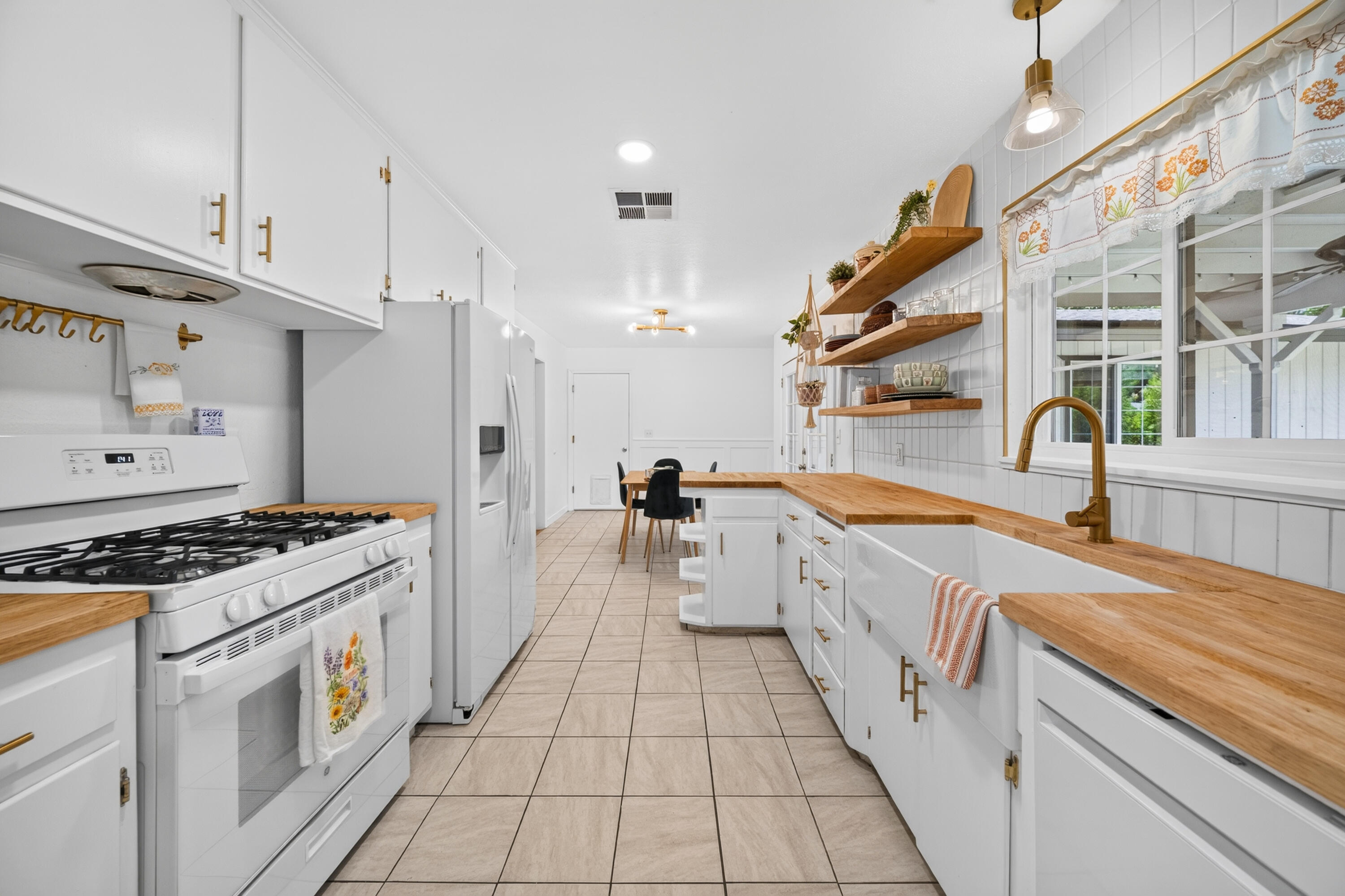 3061 Marmac Road Anderson, CA 96007 - Photo 14 of 45 Kitchen