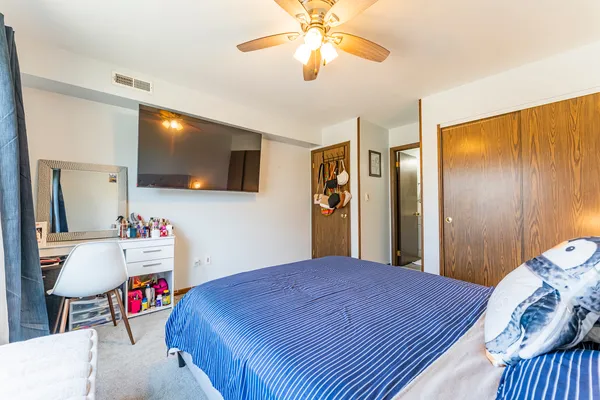 $230,000 | 5202 Winslow Circle, Unit A, McHenry, IL 60050