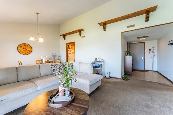 $230,000 | 5202 Winslow Circle, Unit A, McHenry, IL 60050