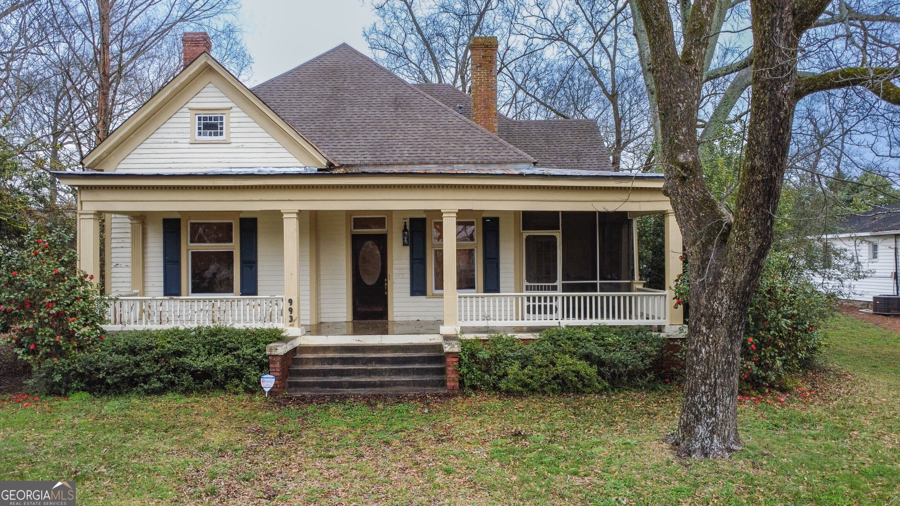 993 Main St  