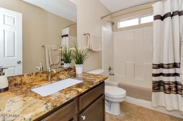 $1,995 | 3332 North Sunaire, Mesa, AZ 85215