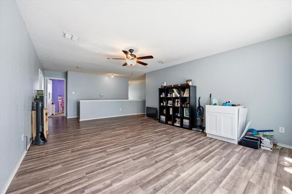 2423 Ranchview Drive Grand Prairie, TX 75052 - Photo 14 of 28 Gallery Image 14