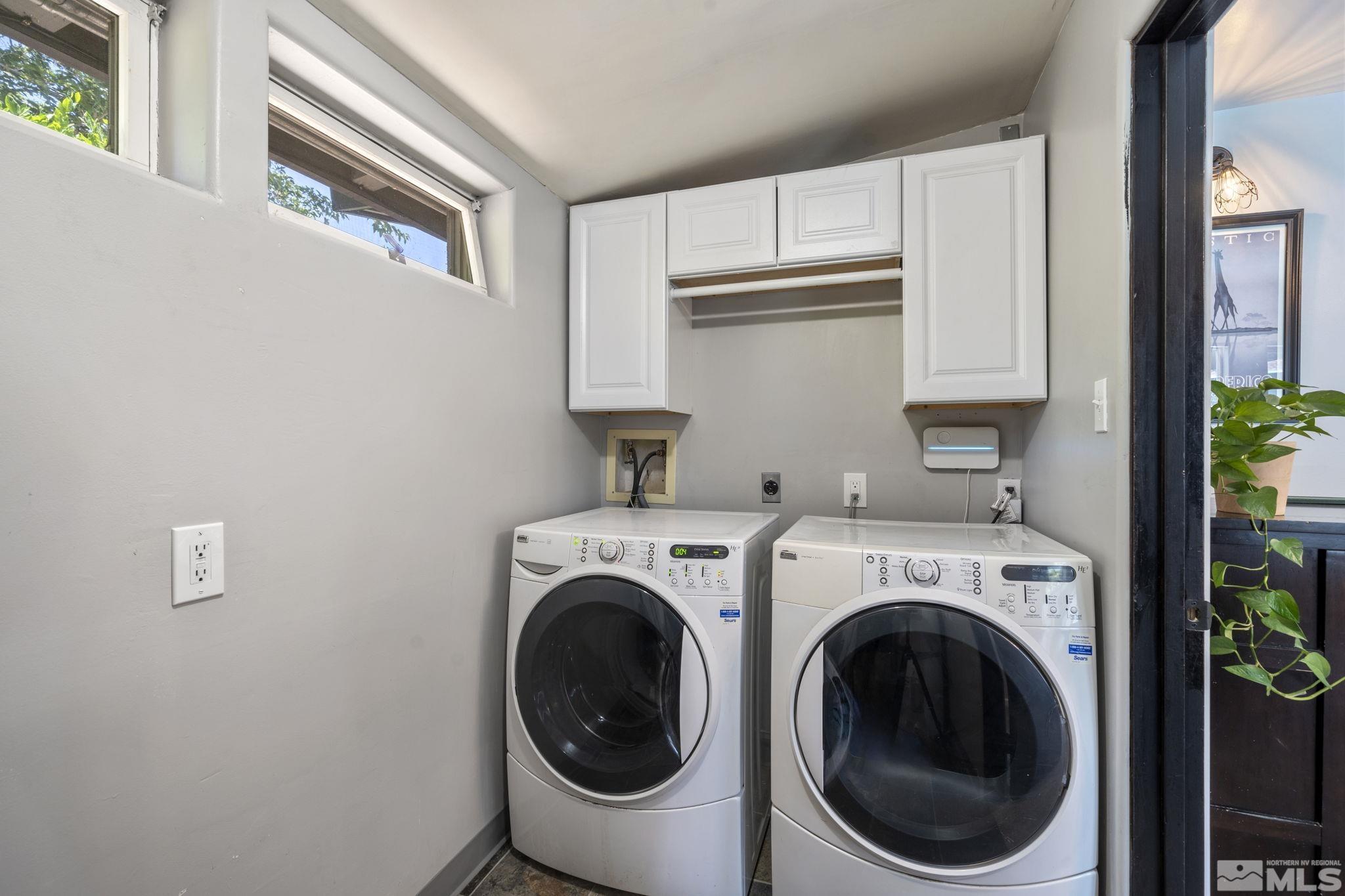 1005 Memory Lane Reno, NV 89509 - Photo 23 of 32 a utility room with dryer and washer
