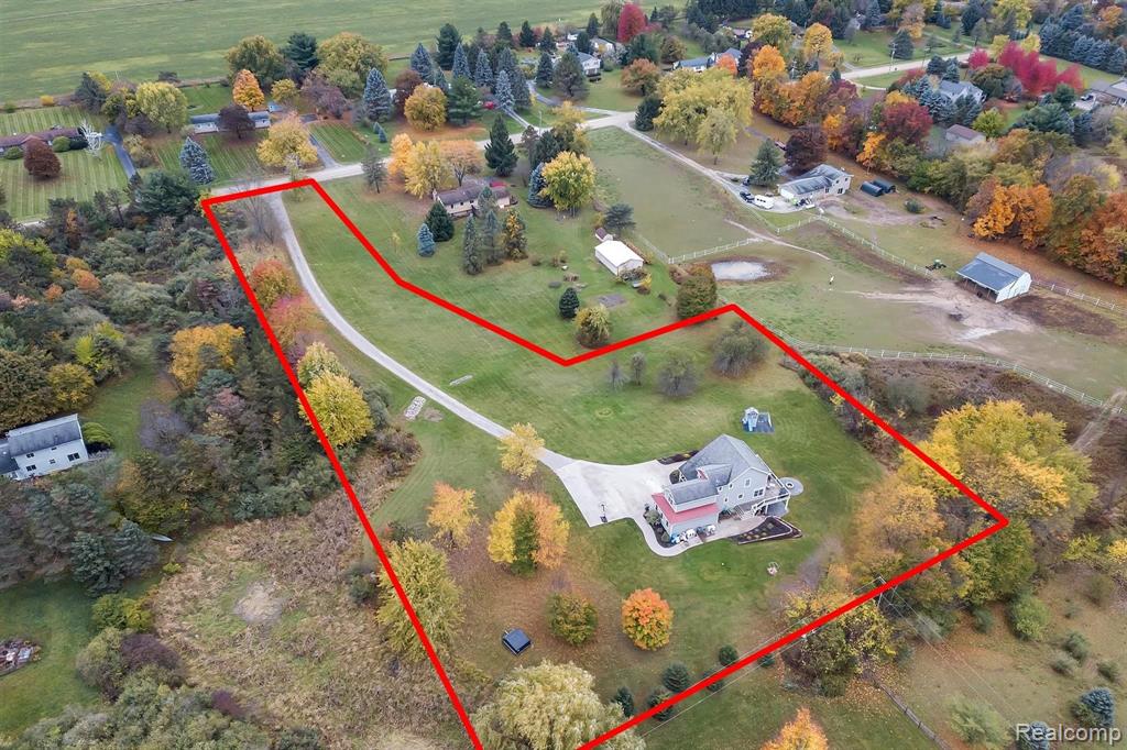 1039 East Davis Road Howell, MI 48843 - Photo 3 of 41