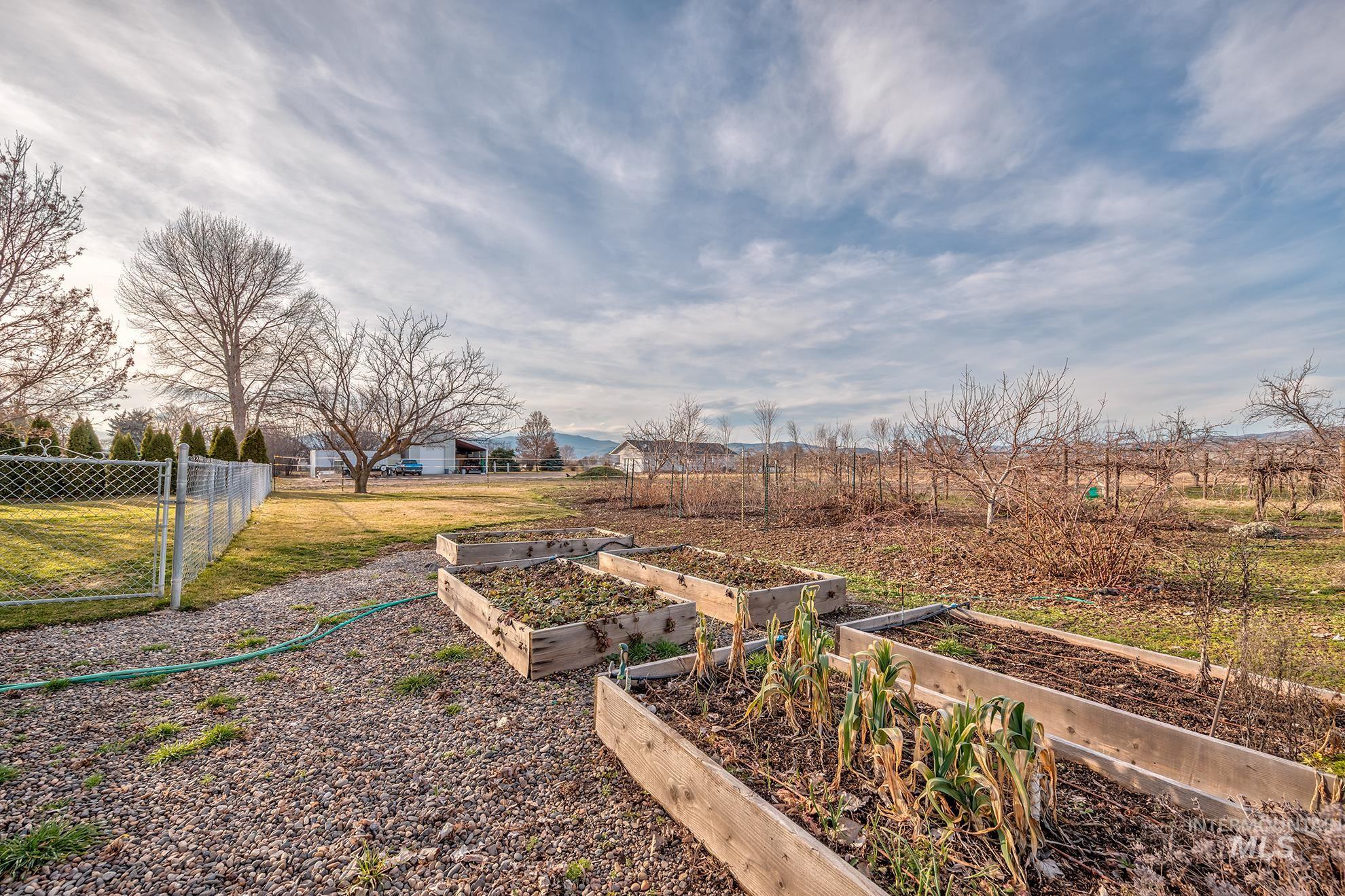 946 Indianhead Road Weiser, ID 83672 - Photo 32 of 36 View of yard with a garden