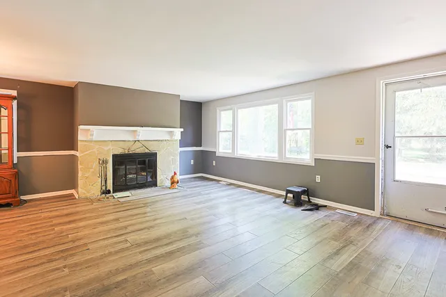 $259,900 | 108 Poplar Street, McHenry, IL 60051