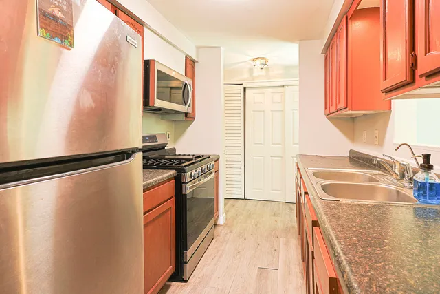 $259,900 | 108 Poplar Street, McHenry, IL 60051