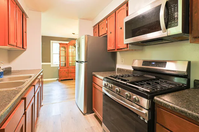 $259,900 | 108 Poplar Street, McHenry, IL 60051