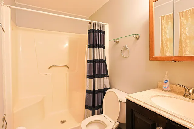 $259,900 | 108 Poplar Street, McHenry, IL 60051