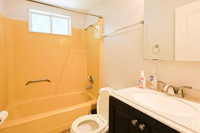 $259,900 | 108 Poplar Street, McHenry, IL 60051