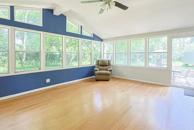 $259,900 | 108 Poplar Street, McHenry, IL 60051