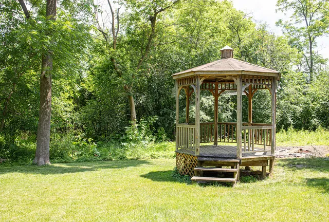 $259,900 | 108 Poplar Street, McHenry, IL 60051