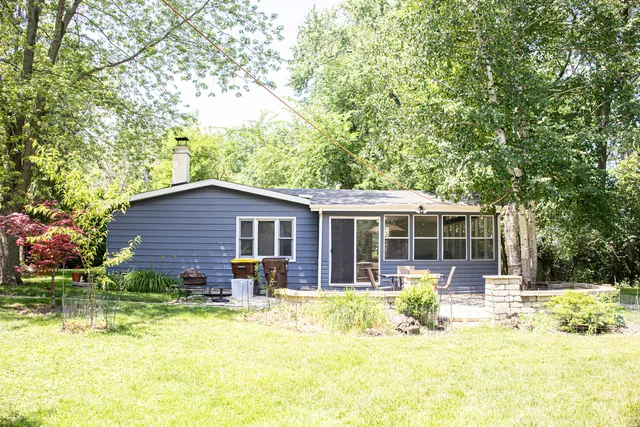 $259,900 | 108 Poplar Street, McHenry, IL 60051