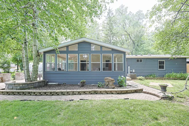 $259,900 | 108 Poplar Street, McHenry, IL 60051