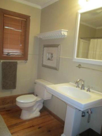 1488 Blackberry Ridge Road Lenoir City, TN 37772 - Photo 16 of 24 Guest Bath