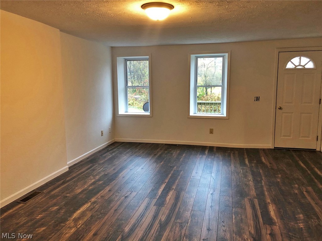 238 Major Road Northeast Minerva, OH 44657 - Photo 4 of 13 Gallery Image 4