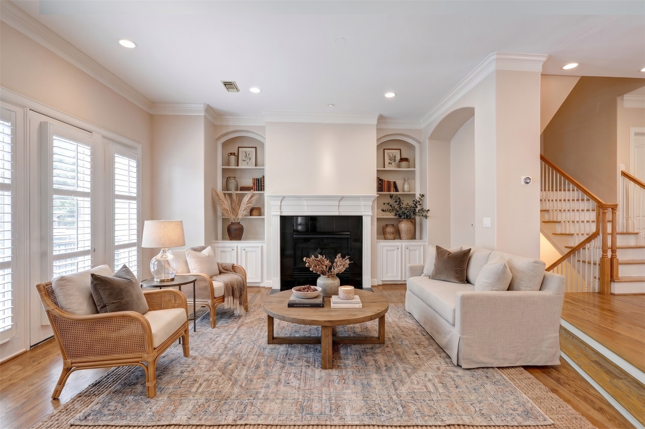 1523 Haddon Street, Unit B Houston, TX 77006 - Photo 3 of 22 Virtually furnished