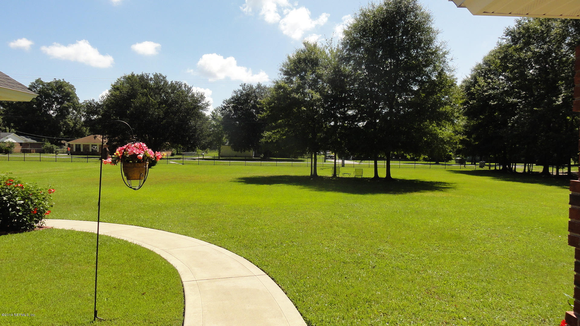 1020 Halsema Road South Jacksonville, FL 32221 - Photo 5 of 32 front yard