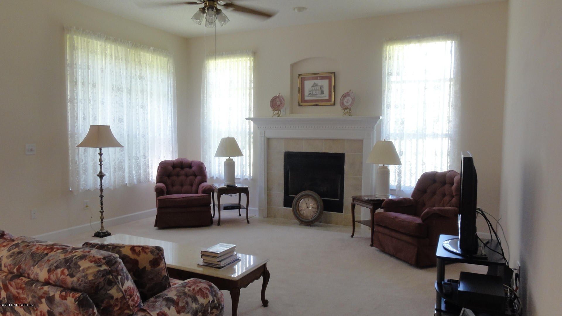 1020 Halsema Road South Jacksonville, FL 32221 - Photo 10 of 32 living1