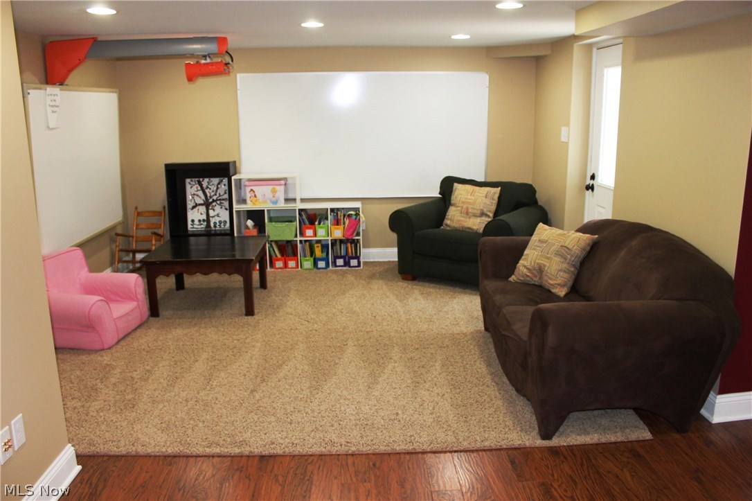 278 Winchester Road Akron, OH 44333 - Photo 28 of 35 Gallery Image 28