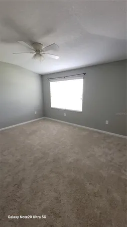 a view of empty room with window