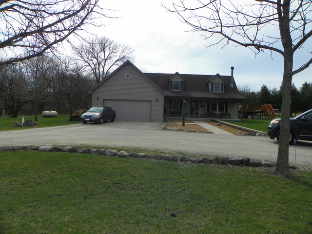 2785 Conley Road Morris, IL 60450 - Photo 1 of 25