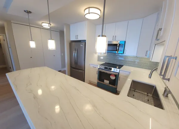 $2,600 | 5415 North Sheridan Road, Unit 3204, Chicago, IL 60640