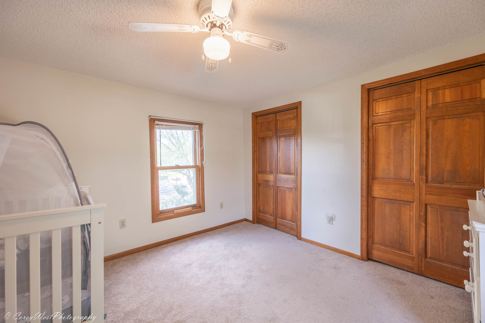 927 Thurlby Road Kingston, IL 60145 - Photo 15 of 21 an empty room with windows and closet
