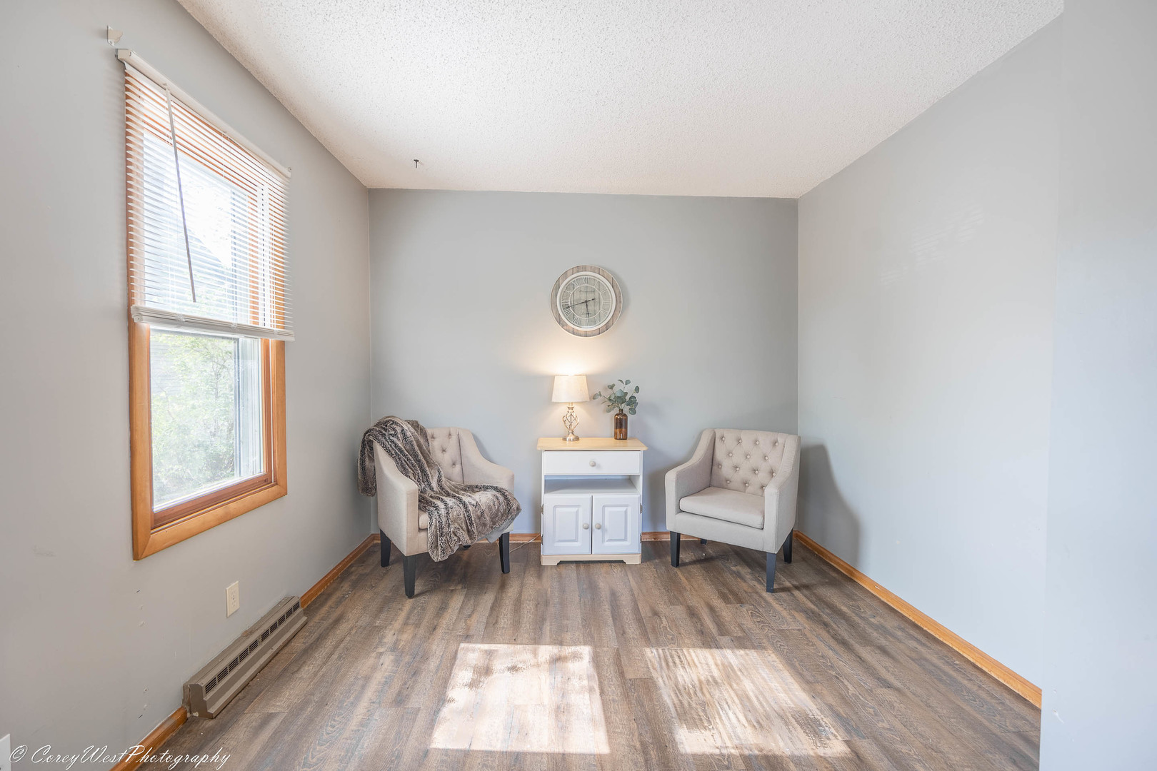 927 Thurlby Road Kingston, IL 60145 - Photo 6 of 21 a living room with furniture and a window