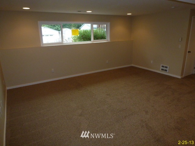22010 7th Place West Bothell, WA 98021 - Photo 13 of 15 an empty room with a window