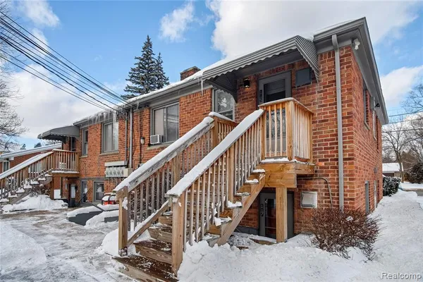 $1,300 | 115 West 13 Mile Road, Royal Oak, MI 48073