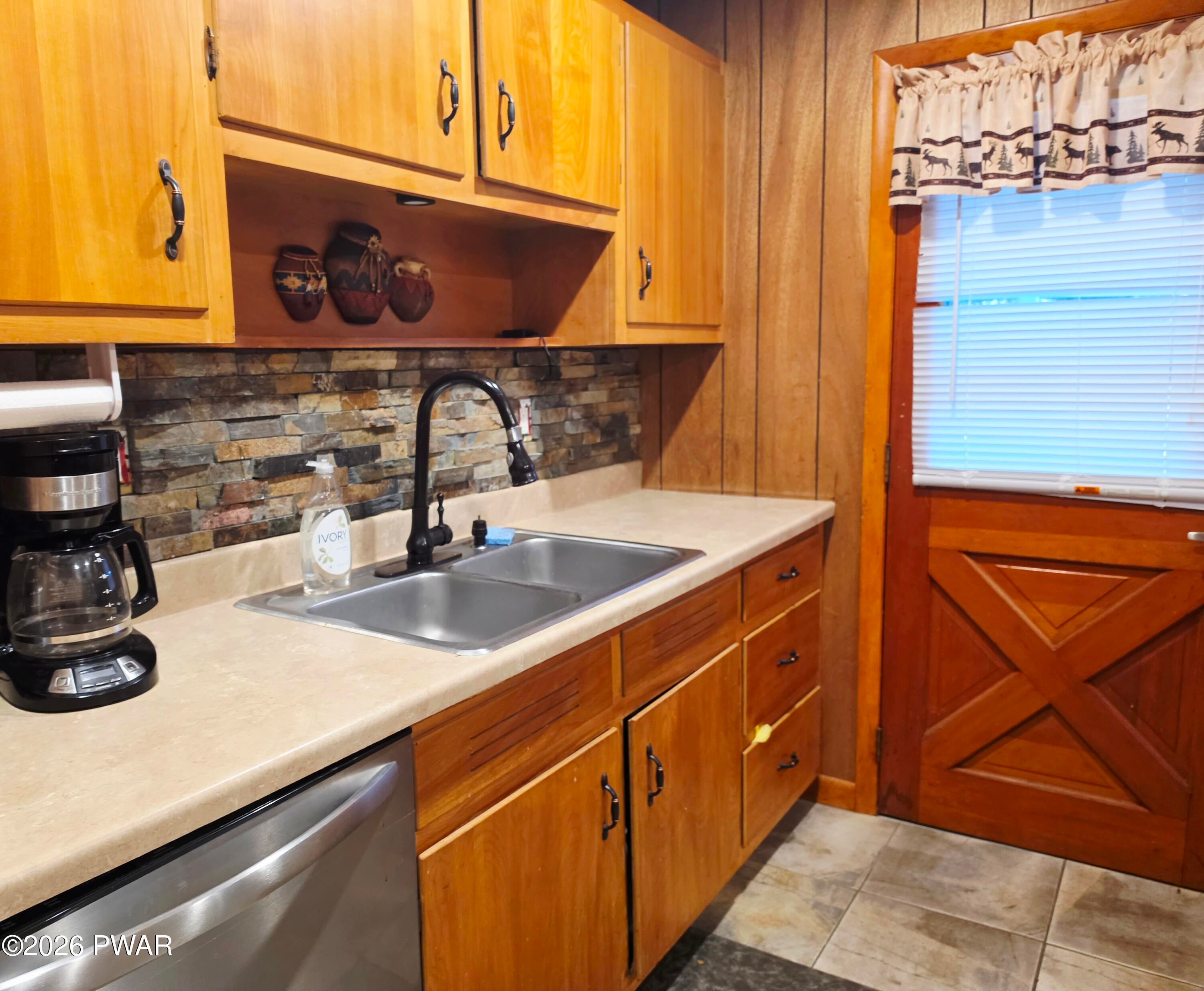 140 Timber Ridge Circle Greentown, PA 18426 - Photo 9 of 32 Gallery Image 9