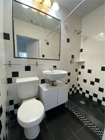 $2,500 | 2608 West 8th Street, Unit B/C, Austin, TX 78703