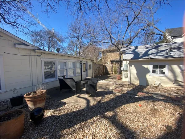 $2,500 | 2608 West 8th Street, Unit B/C, Austin, TX 78703