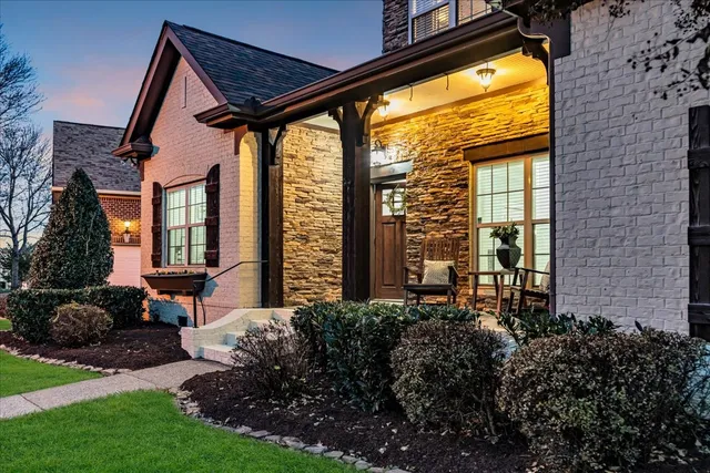 $999,900 | 1021 Alice Springs Circle, Spring Hill, TN 37174