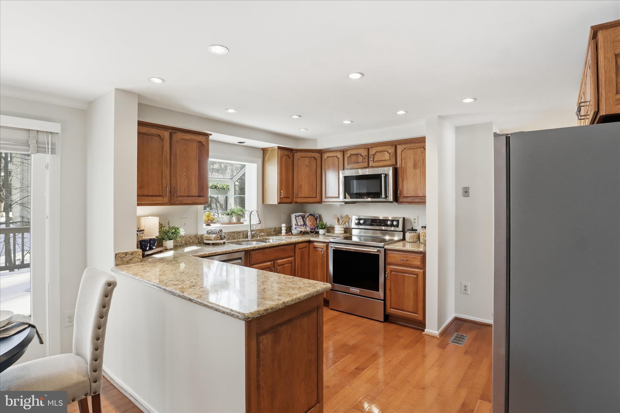 5903 Oak Ridge Court Burke, VA 22015 - Photo 8 of 54