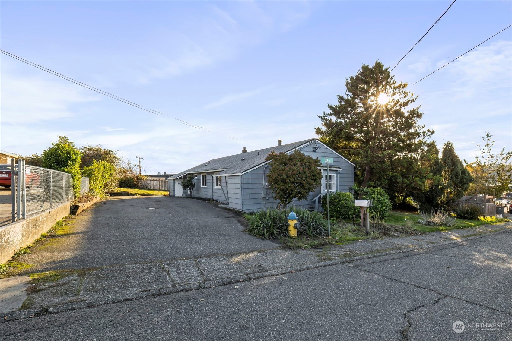 113 Elm Street Bremerton, WA 98310 - Photo 1 of 34 Gallery Image 1