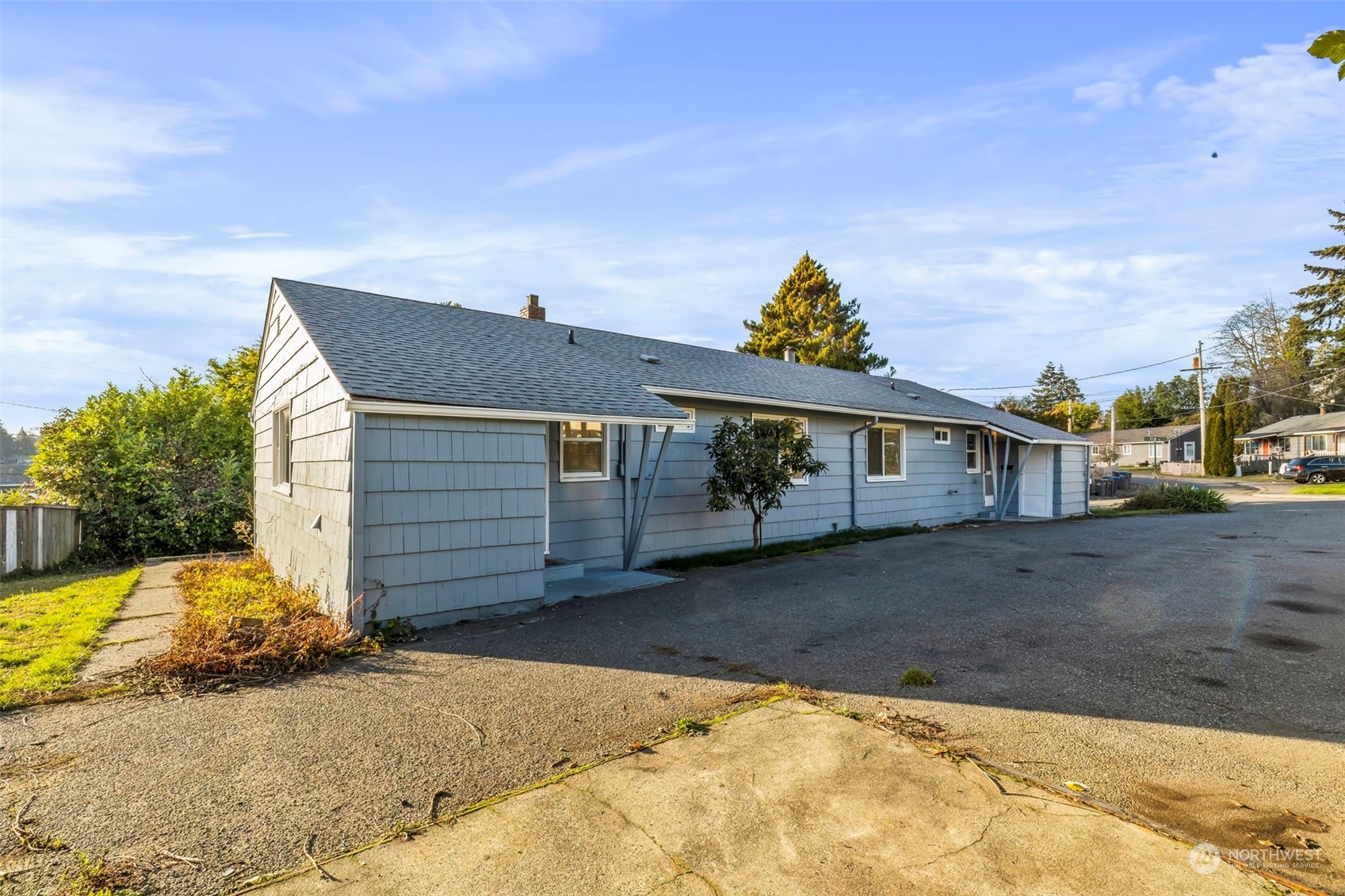 113 Elm Street Bremerton, WA 98310 - Photo 2 of 34 Gallery Image 2