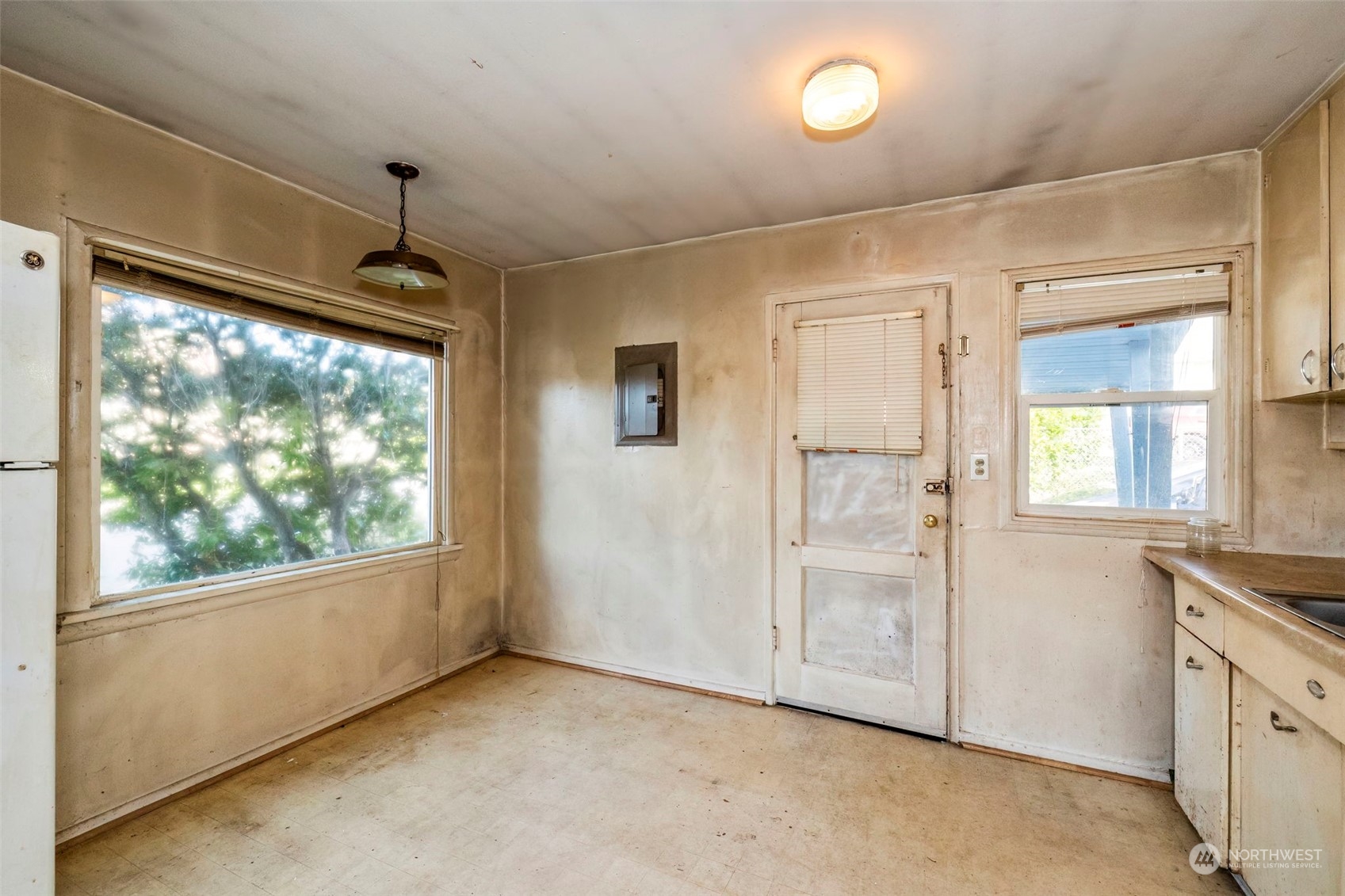 113 Elm Street Bremerton, WA 98310 - Photo 10 of 34 Gallery Image 10