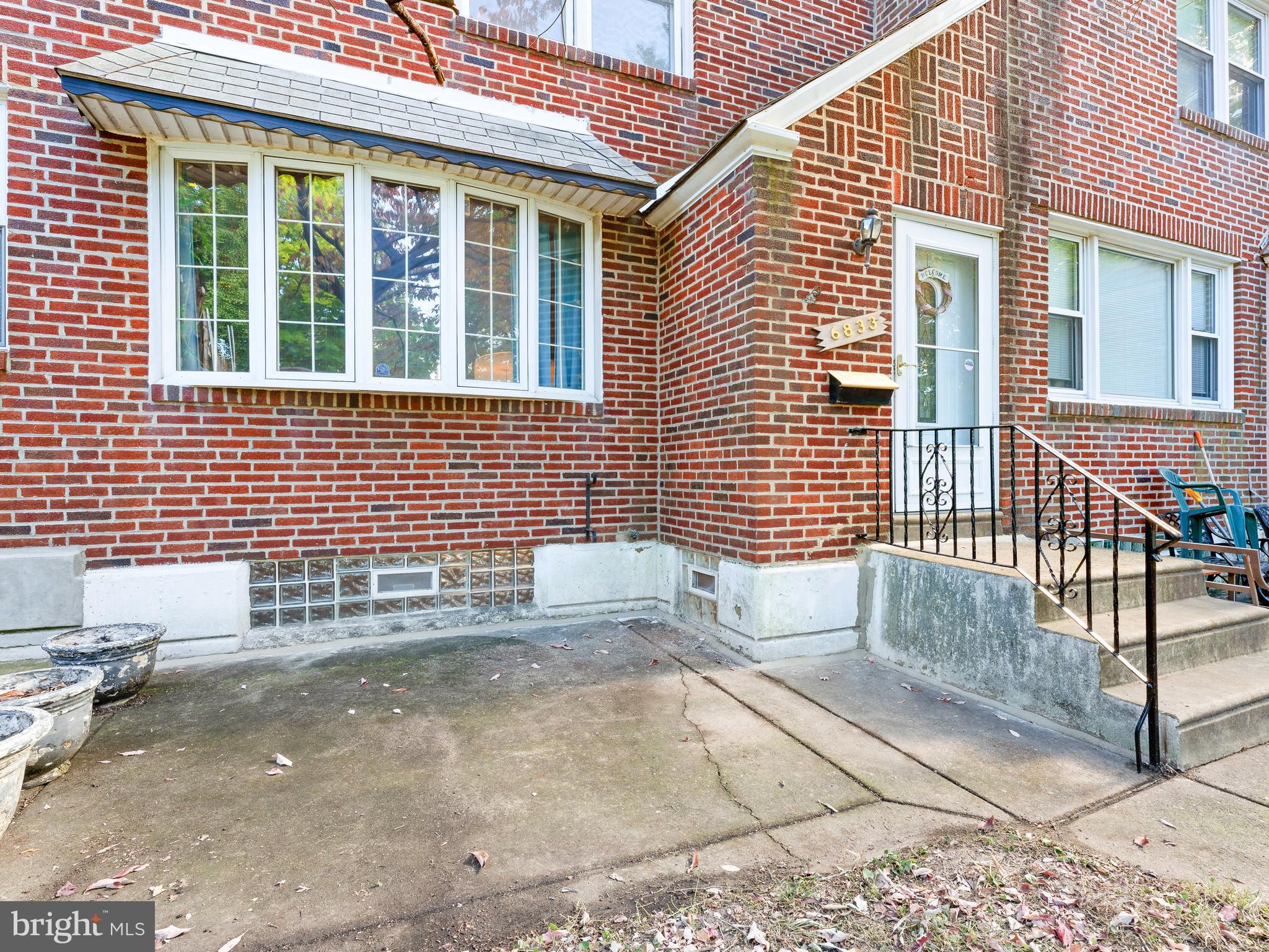 6833 East Roosevelt Blvd  