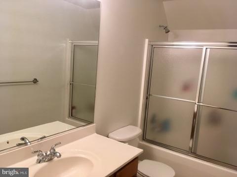 15403 Round Hill Road King George, VA 22485 - Photo 24 of 30 Upstairs Bath