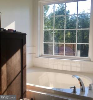 15403 Round Hill Road King George, VA 22485 - Photo 29 of 30 Bath (Master)