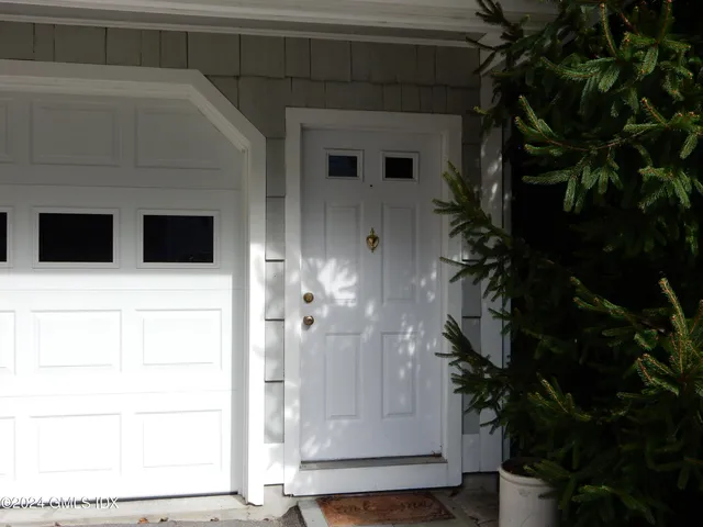 a view of an entryway